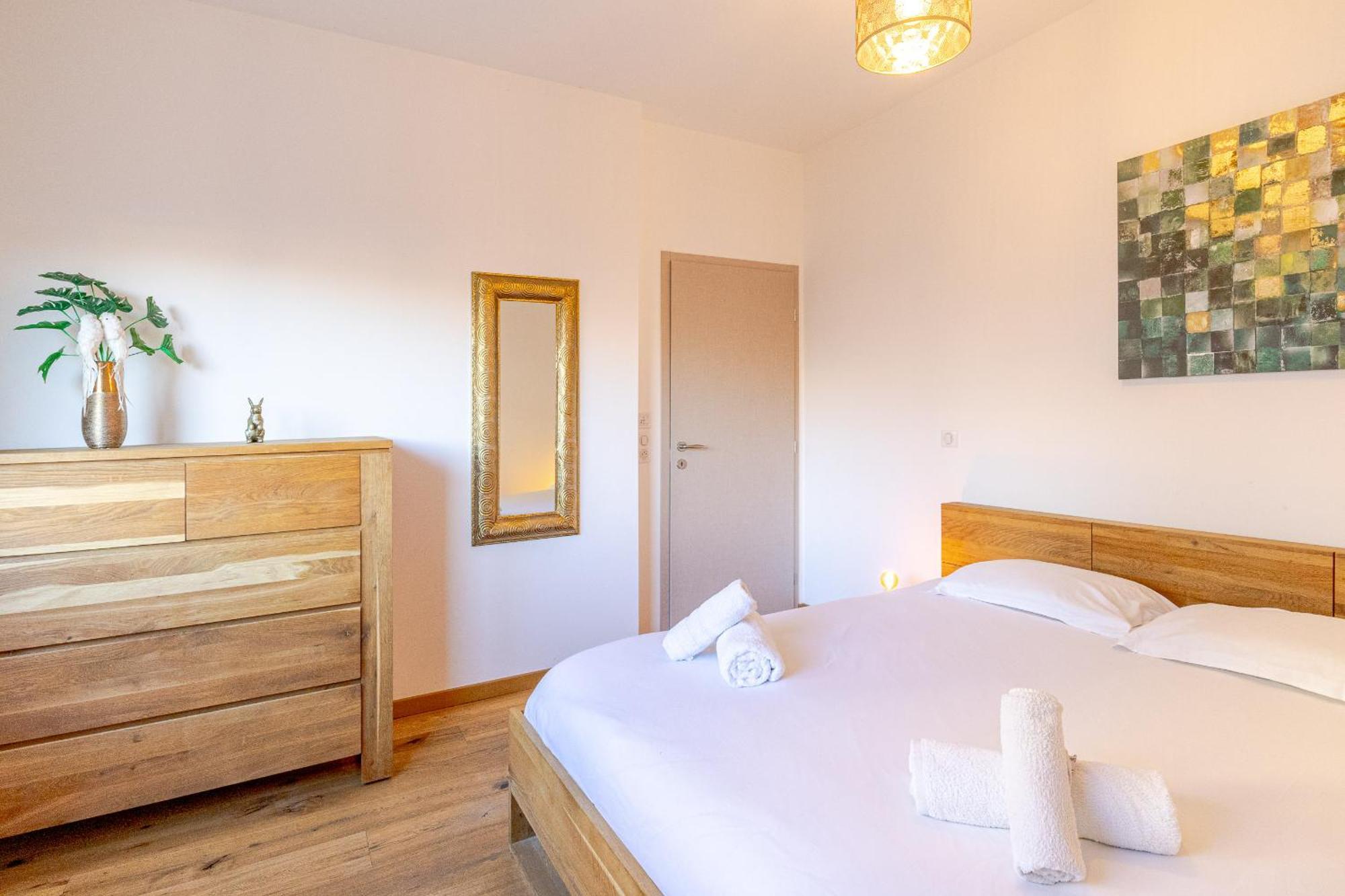 Reflet Du Veyrier 4 Etoiles - Proche Lac & Vieille Ville, Garage Prive, Secteur Recherche Annecy Luaran gambar